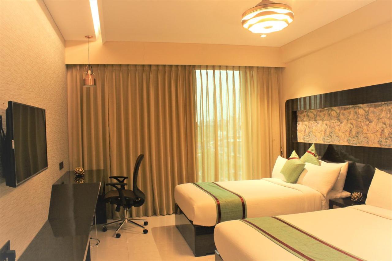 Zip By Spree Hotels Surat Dış mekan fotoğraf