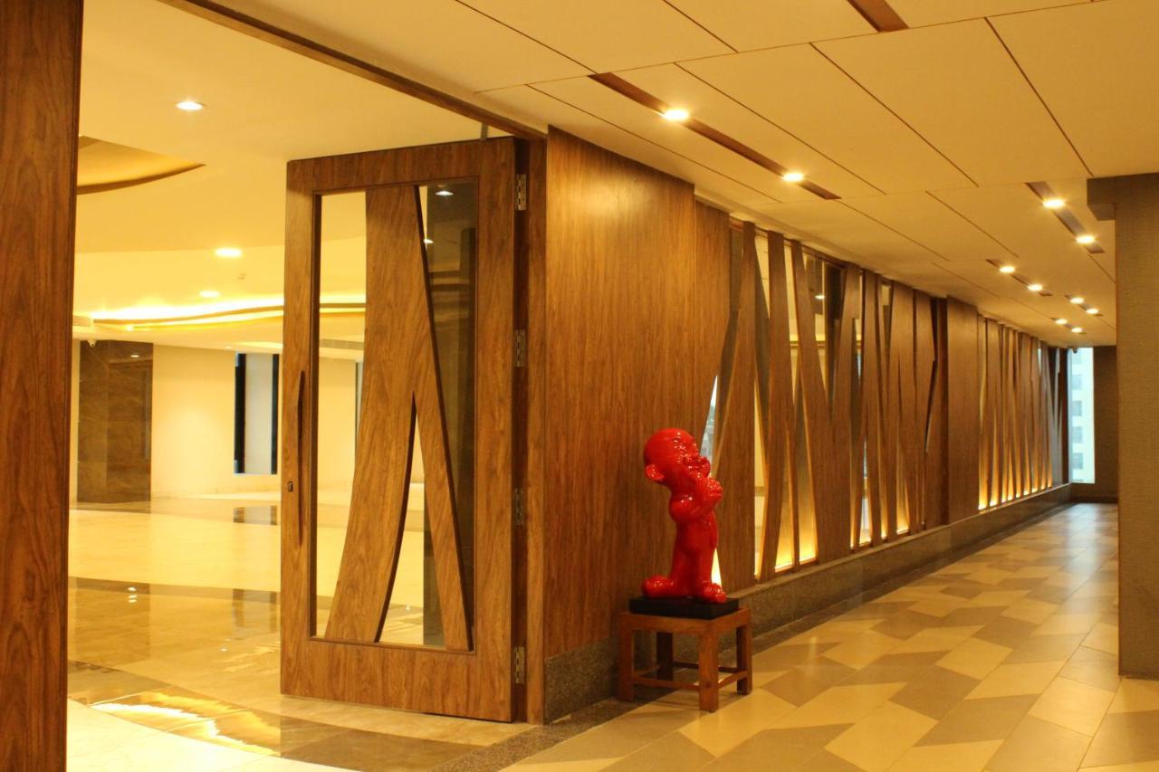 Zip By Spree Hotels Surat Dış mekan fotoğraf