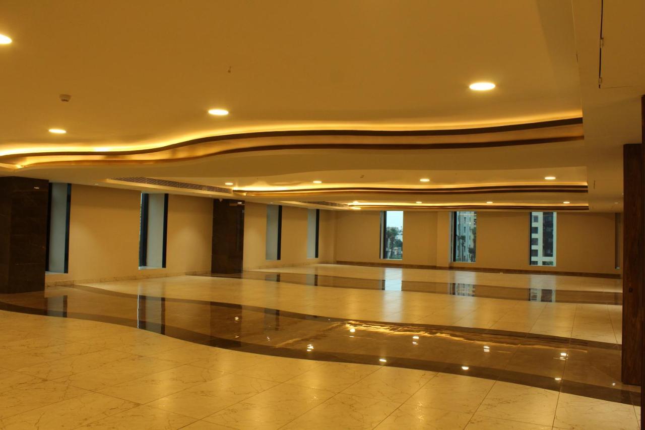Zip By Spree Hotels Surat Dış mekan fotoğraf