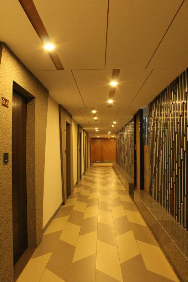 Zip By Spree Hotels Surat Dış mekan fotoğraf