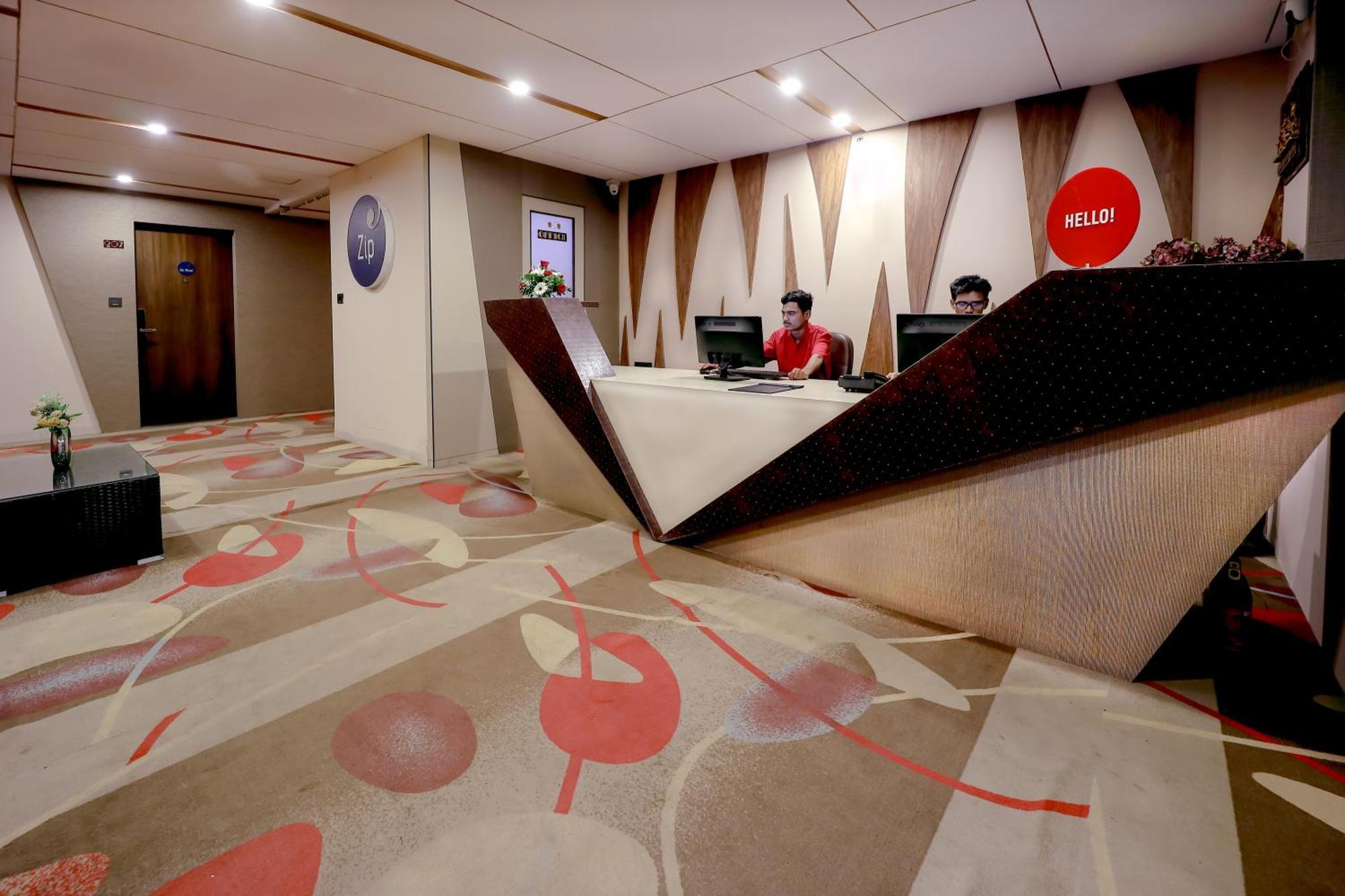 Zip By Spree Hotels Surat Dış mekan fotoğraf