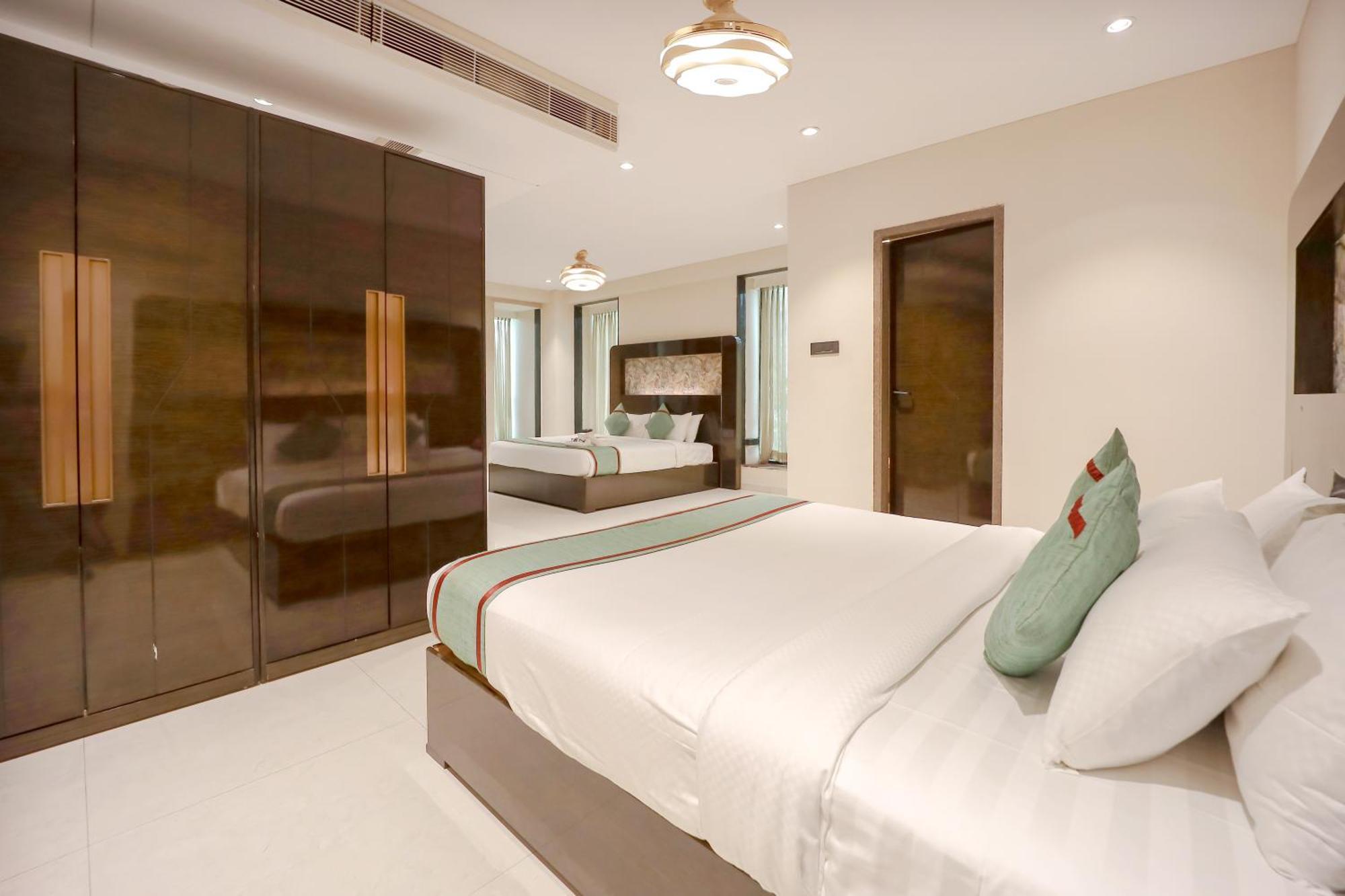 Zip By Spree Hotels Surat Dış mekan fotoğraf