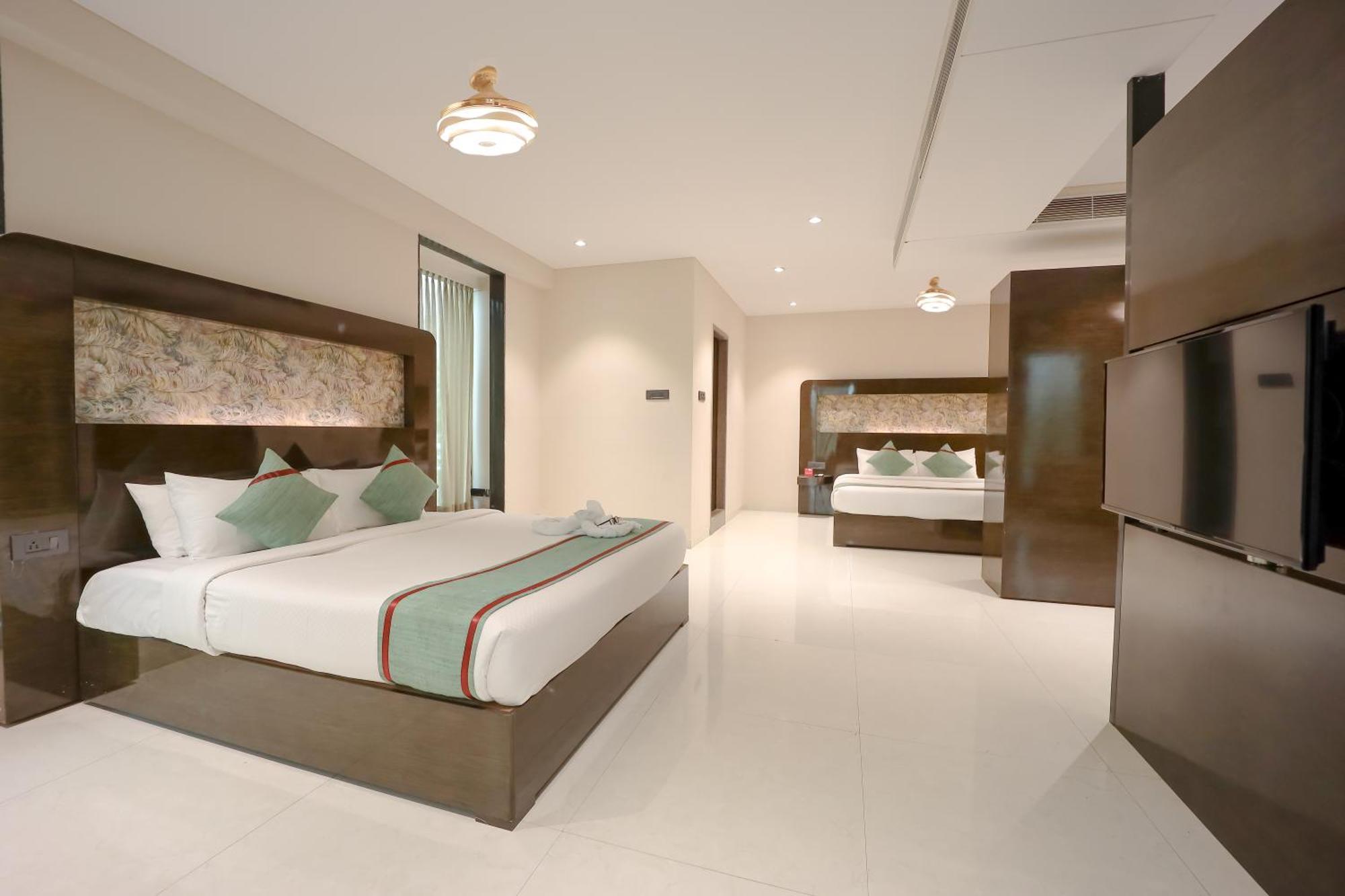 Zip By Spree Hotels Surat Dış mekan fotoğraf