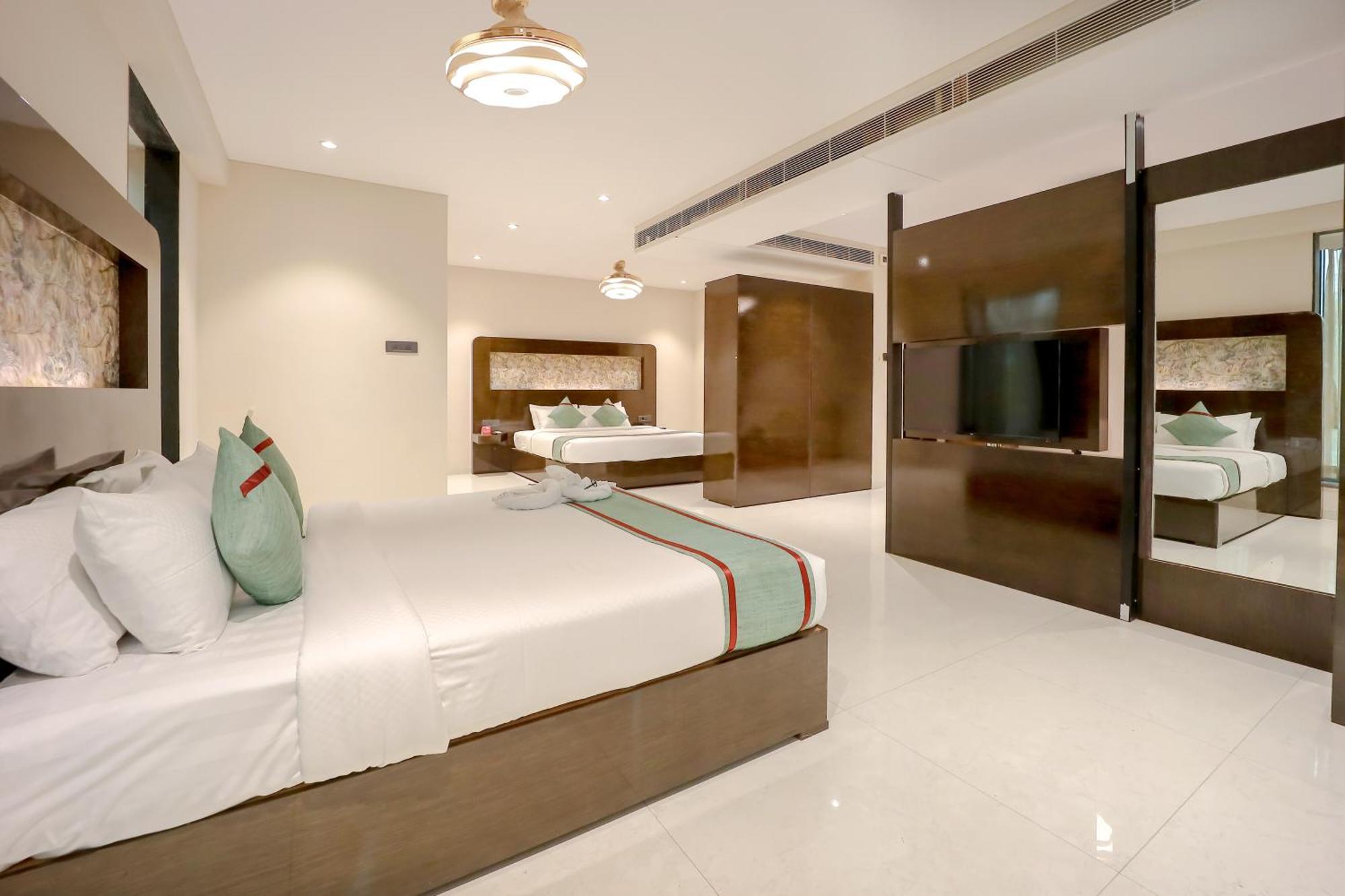Zip By Spree Hotels Surat Dış mekan fotoğraf