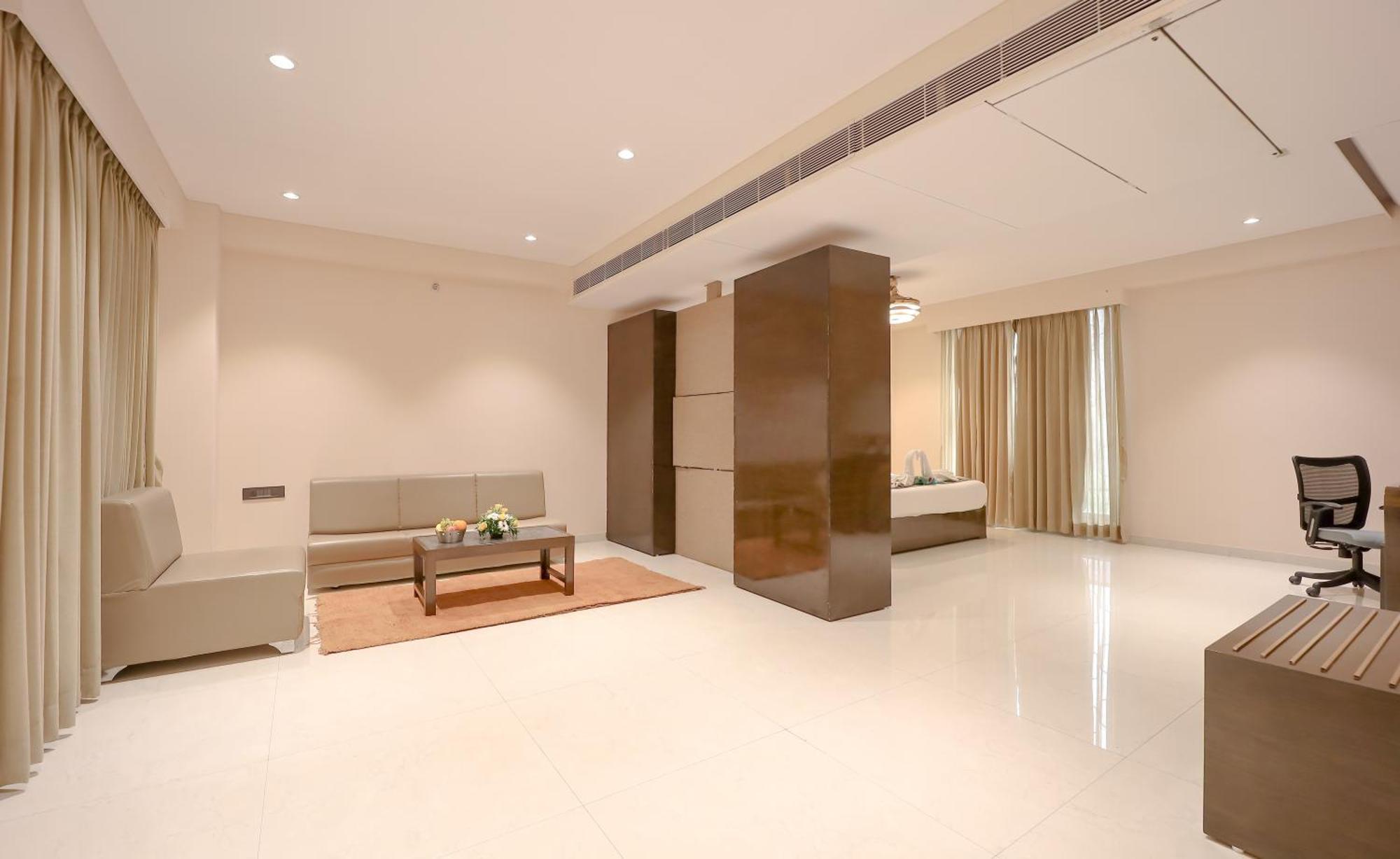 Zip By Spree Hotels Surat Dış mekan fotoğraf