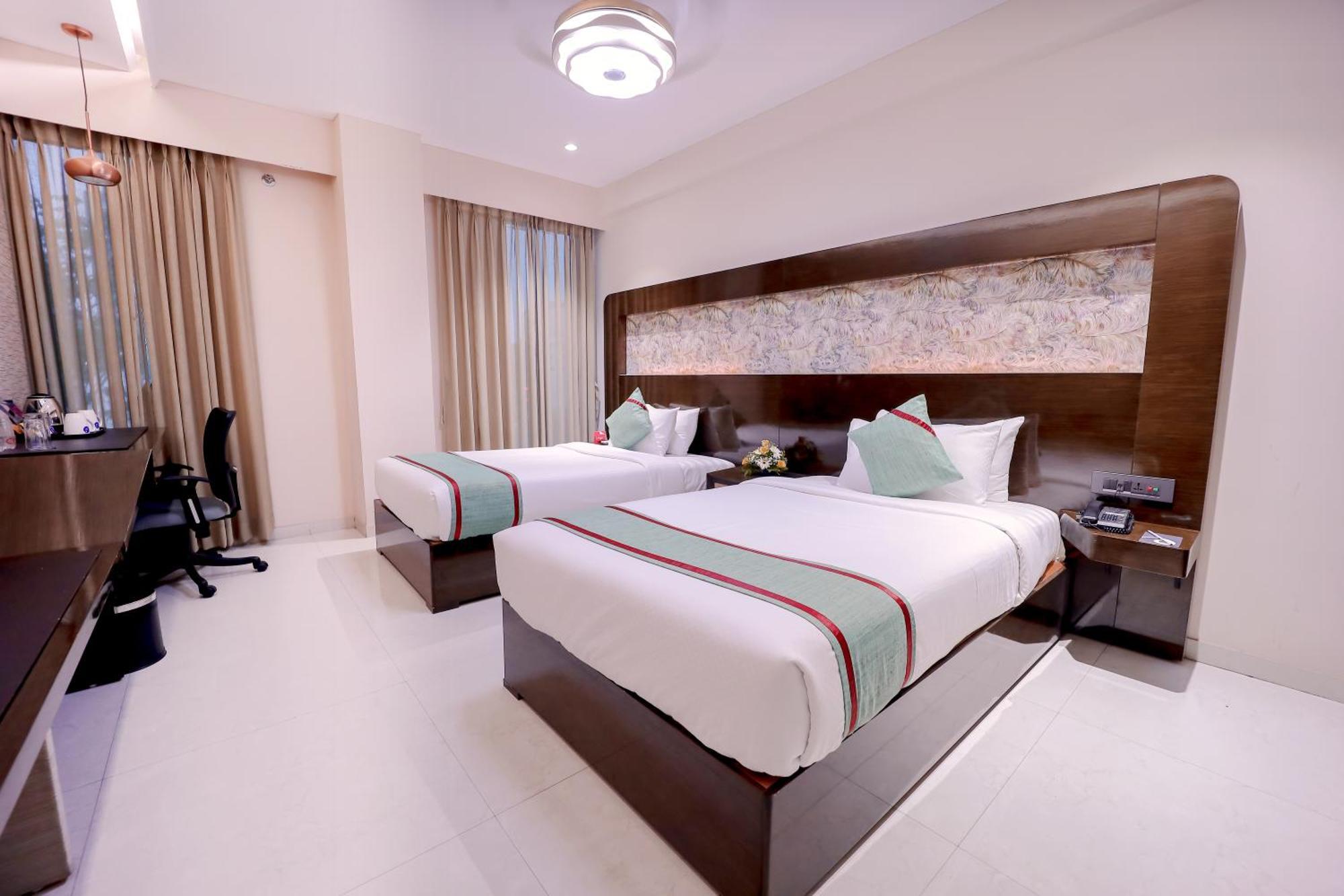 Zip By Spree Hotels Surat Dış mekan fotoğraf