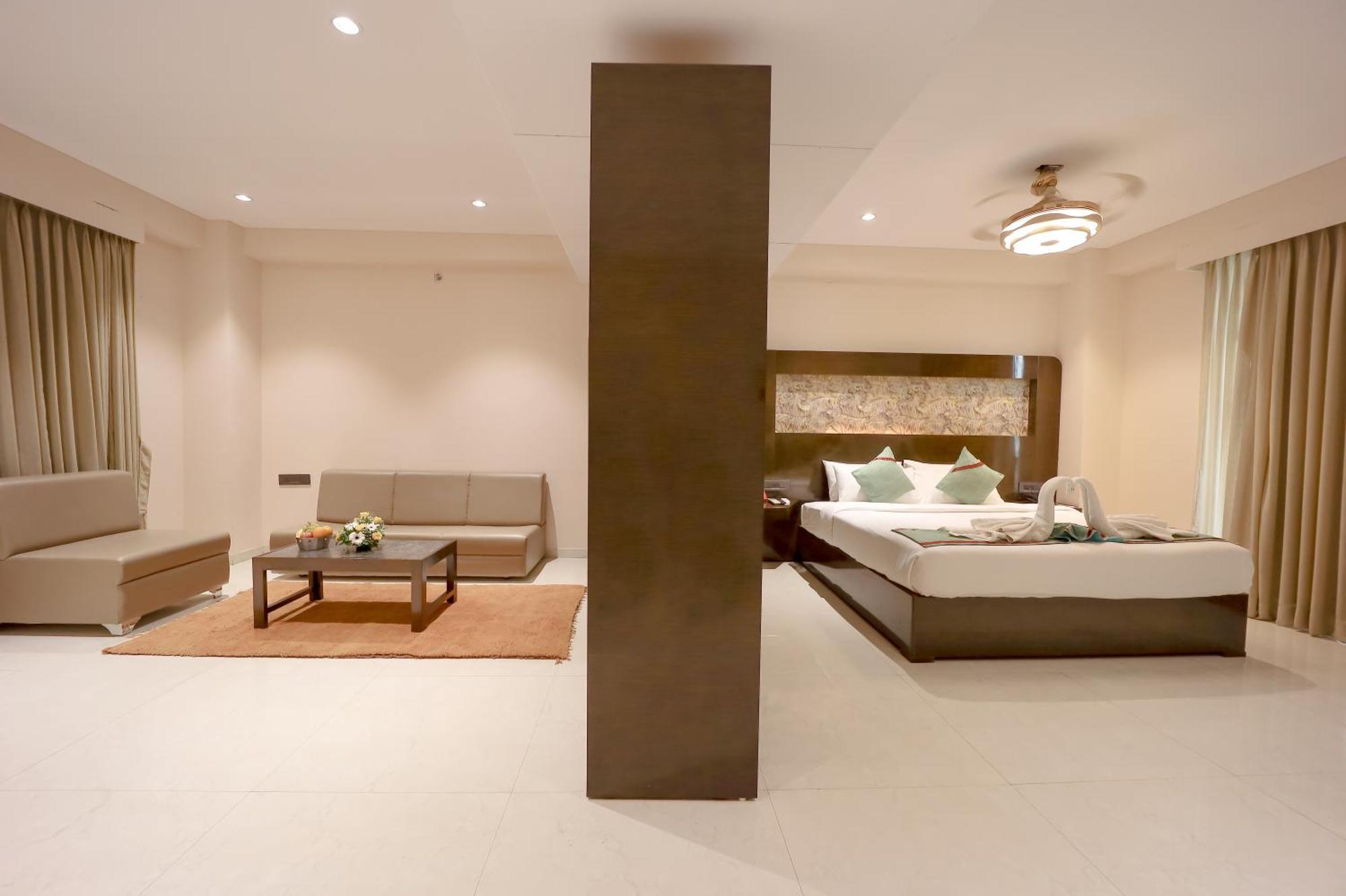Zip By Spree Hotels Surat Dış mekan fotoğraf